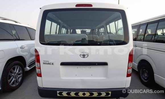 Acheter Import Voiture Toyota Hiace Blanc à Import - Dubai, Grande Comore Acheter Import Voiture Toyota Hiace Blanc à Import - Dubai, Grande Comore