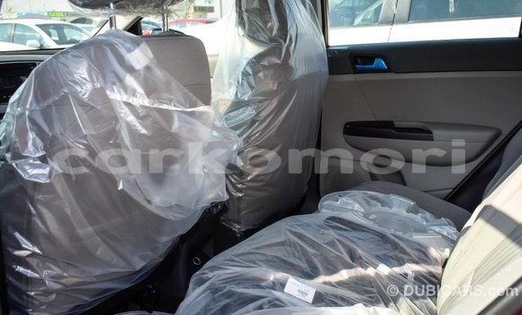 Acheter Import Voiture Kia Sportage Rouge à Import - Dubai, Grande Comore Acheter Import Voiture Kia Sportage Rouge à Import - Dubai, Grande Comore