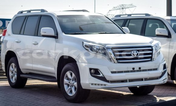 Acheter Import Voiture Toyota Prado Blanc à Import - Dubai, Grande Comore Acheter Import Voiture Toyota Prado Blanc à Import - Dubai, Grande Comore