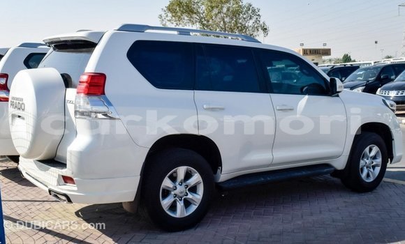 Acheter Import Voiture Toyota Prado Blanc à Import - Dubai, Grande Comore Acheter Import Voiture Toyota Prado Blanc à Import - Dubai, Grande Comore