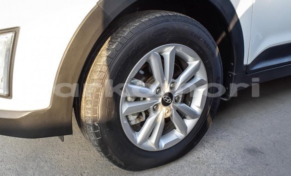 Acheter Import Voiture Hyundai Creta Blanc à Import - Dubai, Grande Comore Acheter Import Voiture Hyundai Creta Blanc à Import - Dubai, Grande Comore