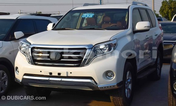 Acheter Import Voiture Toyota Prado Blanc à Import - Dubai, Grande Comore Acheter Import Voiture Toyota Prado Blanc à Import - Dubai, Grande Comore