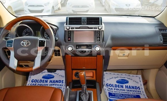 Acheter Import Voiture Toyota Prado Blanc à Import - Dubai, Grande Comore Acheter Import Voiture Toyota Prado Blanc à Import - Dubai, Grande Comore