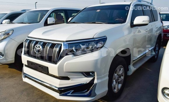 Acheter Import Voiture Toyota Prado Blanc à Import - Dubai, Grande Comore Acheter Import Voiture Toyota Prado Blanc à Import - Dubai, Grande Comore