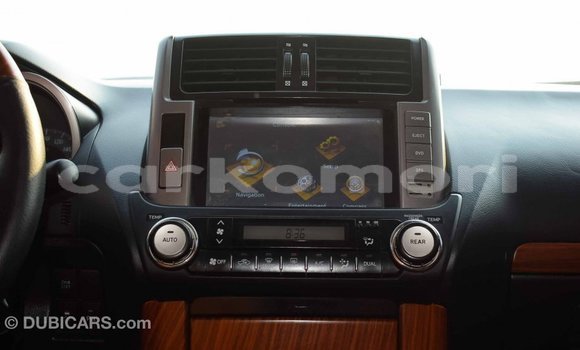 Acheter Import Voiture Toyota Prado Blanc à Import - Dubai, Grande Comore Acheter Import Voiture Toyota Prado Blanc à Import - Dubai, Grande Comore
