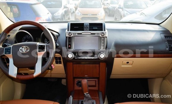 Acheter Import Voiture Toyota Prado Blanc à Import - Dubai, Grande Comore Acheter Import Voiture Toyota Prado Blanc à Import - Dubai, Grande Comore