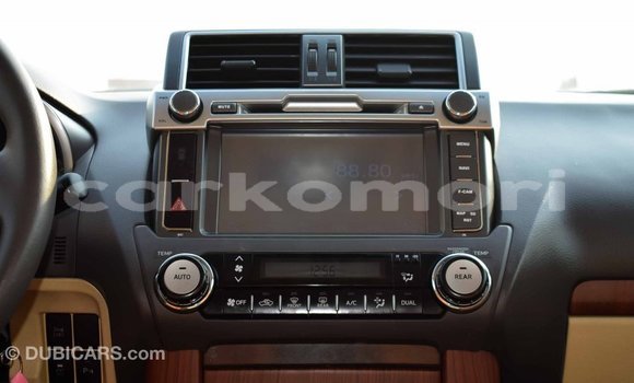Acheter Import Voiture Toyota Prado Blanc à Import - Dubai, Grande Comore Acheter Import Voiture Toyota Prado Blanc à Import - Dubai, Grande Comore
