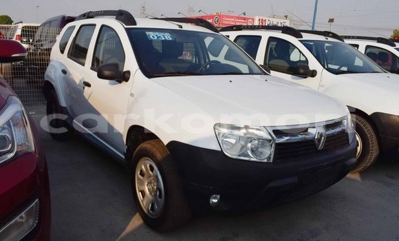 Acheter Import Voiture Renault Duster Blanc à Import - Dubai, Grande Comore