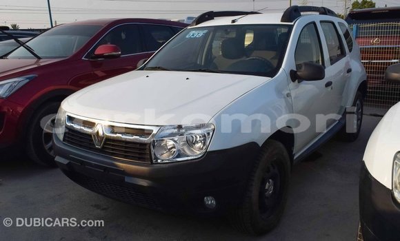 Acheter Import Voiture Renault Duster Blanc à Import - Dubai, Grande Comore Acheter Import Voiture Renault Duster Blanc à Import - Dubai, Grande Comore