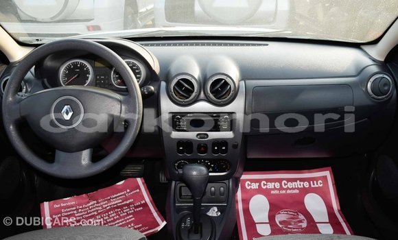 Acheter Import Voiture Renault Duster Blanc à Import - Dubai, Grande Comore Acheter Import Voiture Renault Duster Blanc à Import - Dubai, Grande Comore