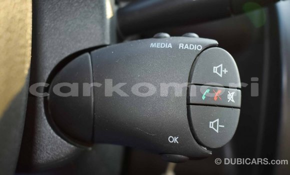 Acheter Import Voiture Renault Duster Blanc à Import - Dubai, Grande Comore Acheter Import Voiture Renault Duster Blanc à Import - Dubai, Grande Comore