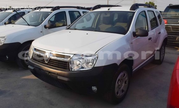 Acheter Import Voiture Renault Duster Blanc à Import - Dubai, Grande Comore Acheter Import Voiture Renault Duster Blanc à Import - Dubai, Grande Comore