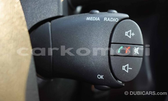 Acheter Import Voiture Renault Duster Blanc à Import - Dubai, Grande Comore Acheter Import Voiture Renault Duster Blanc à Import - Dubai, Grande Comore