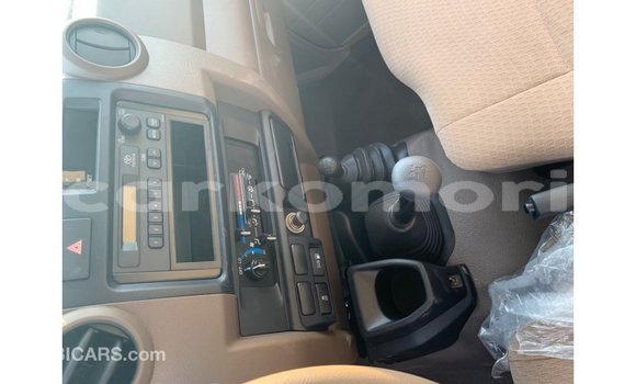 Buy Import Toyota Land Cruiser Beige Car in Import - Dubai in Great Comore Buy Import Toyota Land Cruiser Beige Car in Import - Dubai in Great Comore
