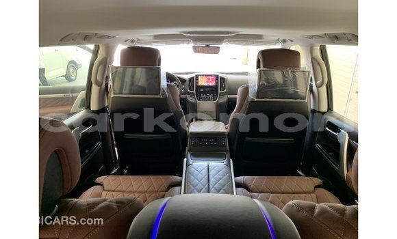 Buy Import Toyota Land Cruiser Black Car in Import - Dubai in Great Comore Buy Import Toyota Land Cruiser Black Car in Import - Dubai in Great Comore