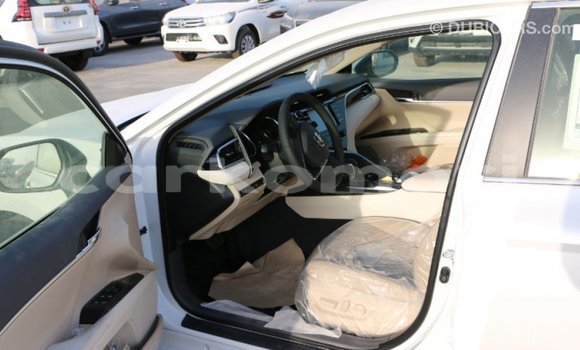 Buy Import Toyota Camry White Car in Import - Dubai in Great Comore Buy Import Toyota Camry White Car in Import - Dubai in Great Comore