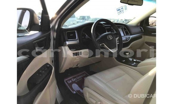 Acheter Import Voiture Toyota Highlander Autre à Import - Dubai, Grande Comore Acheter Import Voiture Toyota Highlander Autre à Import - Dubai, Grande Comore