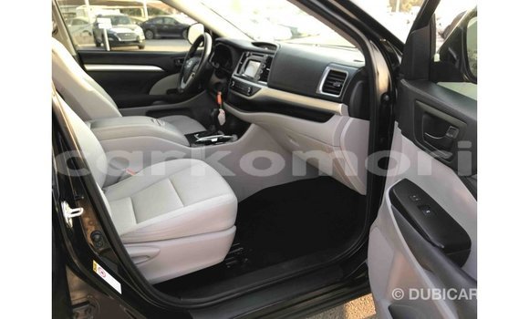Acheter Import Voiture Toyota Highlander Noir à Import - Dubai, Grande Comore Acheter Import Voiture Toyota Highlander Noir à Import - Dubai, Grande Comore