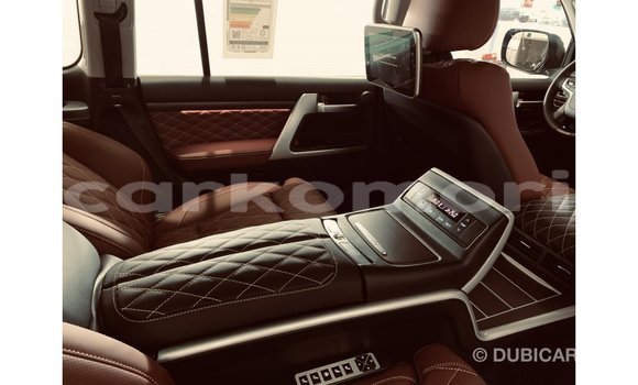 Buy Import Toyota Land Cruiser Black Car in Import - Dubai in Great Comore Buy Import Toyota Land Cruiser Black Car in Import - Dubai in Great Comore