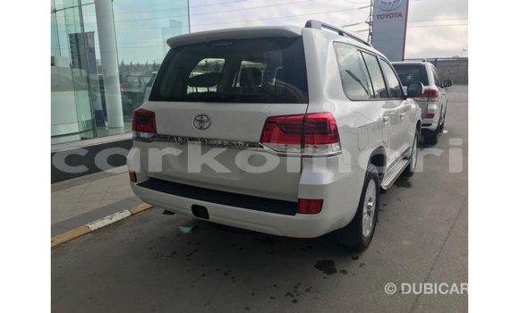 Buy Import Toyota Land Cruiser White Car in Import - Dubai in Great Comore Buy Import Toyota Land Cruiser White Car in Import - Dubai in Great Comore