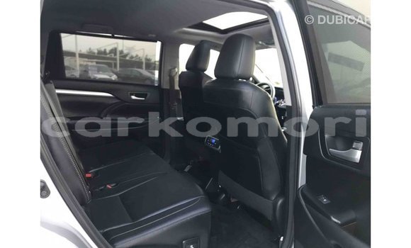 Acheter Import Voiture Toyota Highlander Autre à Import - Dubai, Grande Comore Acheter Import Voiture Toyota Highlander Autre à Import - Dubai, Grande Comore