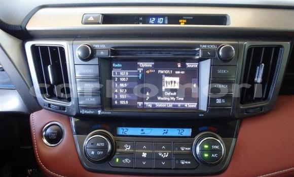 Acheter Occasion Voiture Toyota RAV4 Vert à Mitsamiouli, Njazidja Acheter Occasion Voiture Toyota RAV4 Vert à Mitsamiouli, Njazidja