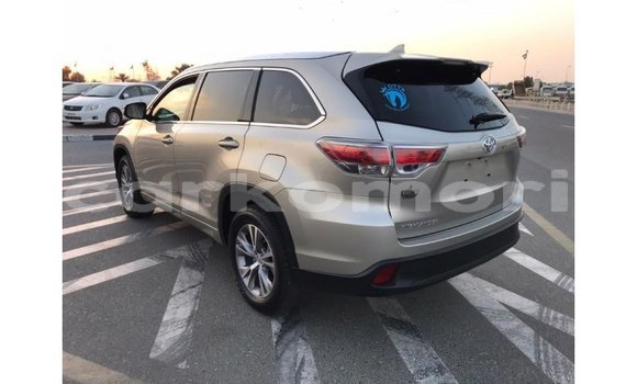 Acheter Import Voiture Toyota Highlander Autre à Import - Dubai, Grande Comore Acheter Import Voiture Toyota Highlander Autre à Import - Dubai, Grande Comore