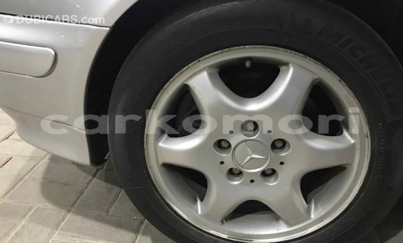 Acheter Import Voiture Mercedes-Benz 190 (W201) Autre à Import - Dubai, Grande Comore