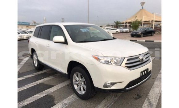 Acheter Import Voiture Toyota Highlander Blanc à Import - Dubai, Grande Comore Acheter Import Voiture Toyota Highlander Blanc à Import - Dubai, Grande Comore