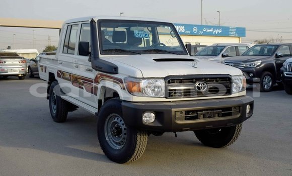 Buy Import Toyota Land Cruiser White Car in Import - Dubai in Great Comore Buy Import Toyota Land Cruiser White Car in Import - Dubai in Great Comore