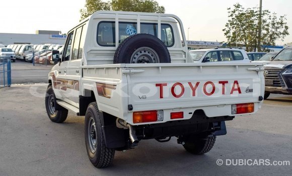 Buy Import Toyota Land Cruiser White Car in Import - Dubai in Great Comore Buy Import Toyota Land Cruiser White Car in Import - Dubai in Great Comore