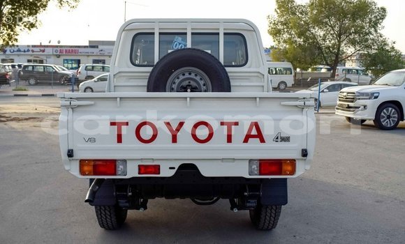 Buy Import Toyota Land Cruiser White Car in Import - Dubai in Great Comore Buy Import Toyota Land Cruiser White Car in Import - Dubai in Great Comore