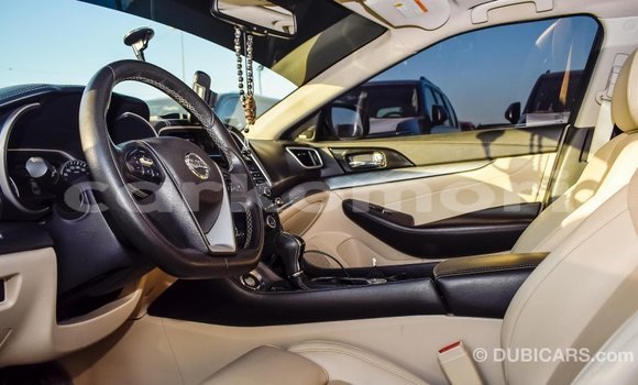 Acheter Import Voiture Nissan Maxima Blanc à Import - Dubai, Grande Comore Acheter Import Voiture Nissan Maxima Blanc à Import - Dubai, Grande Comore