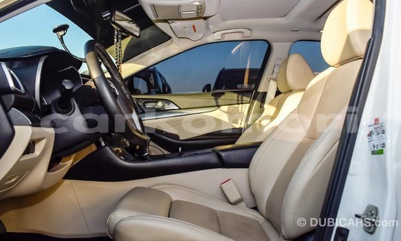 Acheter Import Voiture Nissan Maxima Blanc à Import - Dubai, Grande Comore Acheter Import Voiture Nissan Maxima Blanc à Import - Dubai, Grande Comore