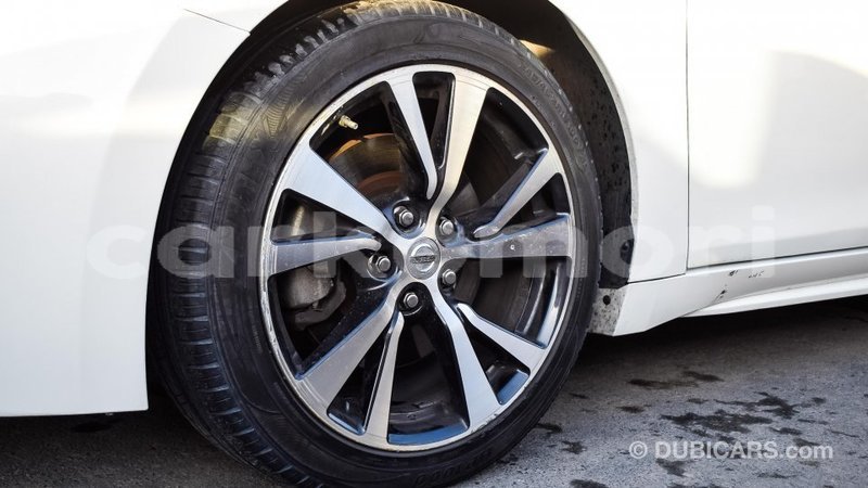 Big with watermark nissan maxima grande comore import dubai 1478