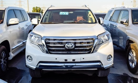 Acheter Import Voiture Toyota Prado Blanc à Import - Dubai, Grande Comore Acheter Import Voiture Toyota Prado Blanc à Import - Dubai, Grande Comore