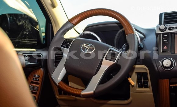 Acheter Import Voiture Toyota Prado Blanc à Import - Dubai, Grande Comore Acheter Import Voiture Toyota Prado Blanc à Import - Dubai, Grande Comore