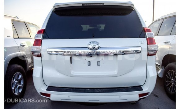 Acheter Import Voiture Toyota Prado Blanc à Import - Dubai, Grande Comore Acheter Import Voiture Toyota Prado Blanc à Import - Dubai, Grande Comore