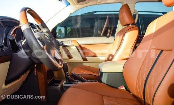 Acheter Import Voiture Toyota Prado Blanc à Import - Dubai, Grande Comore Acheter Import Voiture Toyota Prado Blanc à Import - Dubai, Grande Comore
