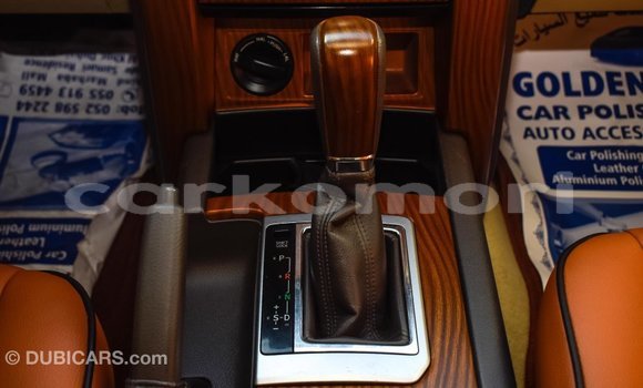 Acheter Import Voiture Toyota Prado Blanc à Import - Dubai, Grande Comore Acheter Import Voiture Toyota Prado Blanc à Import - Dubai, Grande Comore