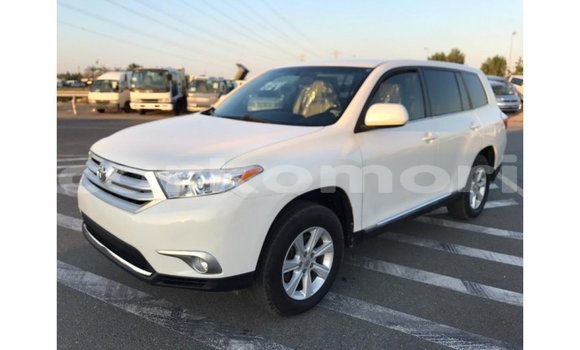 Acheter Import Voiture Toyota Highlander Blanc à Import - Dubai, Grande Comore Acheter Import Voiture Toyota Highlander Blanc à Import - Dubai, Grande Comore