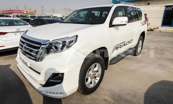 Acheter Import Voiture Toyota Prado Blanc à Import - Dubai, Grande Comore Acheter Import Voiture Toyota Prado Blanc à Import - Dubai, Grande Comore