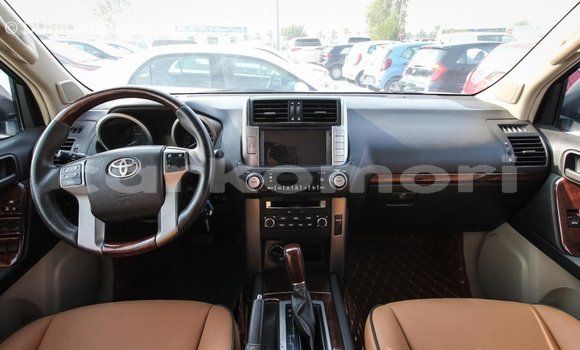 Acheter Import Voiture Toyota Prado Blanc à Import - Dubai, Grande Comore Acheter Import Voiture Toyota Prado Blanc à Import - Dubai, Grande Comore