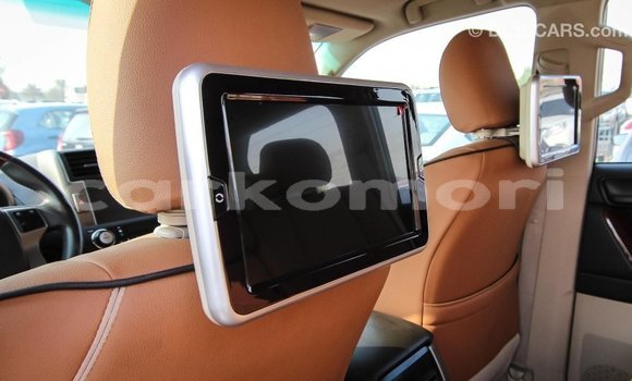 Acheter Import Voiture Toyota Prado Blanc à Import - Dubai, Grande Comore Acheter Import Voiture Toyota Prado Blanc à Import - Dubai, Grande Comore