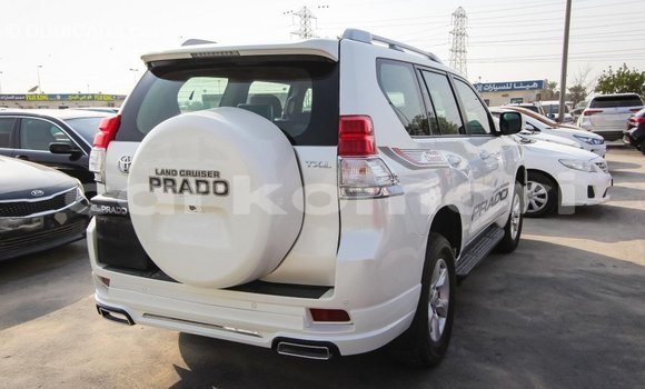 Acheter Import Voiture Toyota Prado Blanc à Import - Dubai, Grande Comore Acheter Import Voiture Toyota Prado Blanc à Import - Dubai, Grande Comore