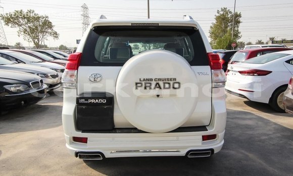 Acheter Import Voiture Toyota Prado Blanc à Import - Dubai, Grande Comore Acheter Import Voiture Toyota Prado Blanc à Import - Dubai, Grande Comore