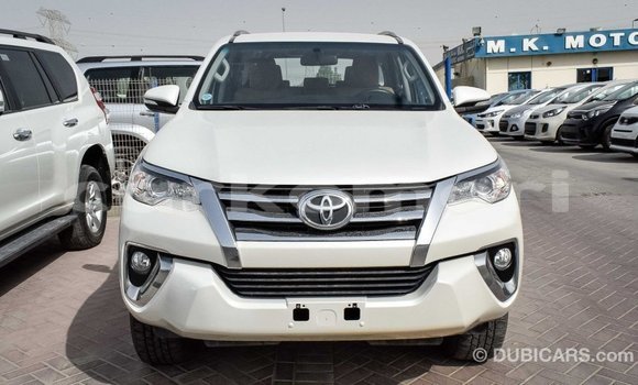 Acheter Import Voiture Toyota Fortuner Blanc à Import - Dubai, Grande Comore Acheter Import Voiture Toyota Fortuner Blanc à Import - Dubai, Grande Comore