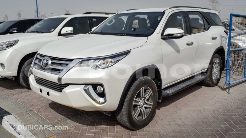 Big with watermark toyota fortuner grande comore import dubai 1498