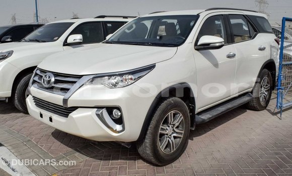 Acheter Import Voiture Toyota Fortuner Blanc à Import - Dubai, Grande Comore Acheter Import Voiture Toyota Fortuner Blanc à Import - Dubai, Grande Comore