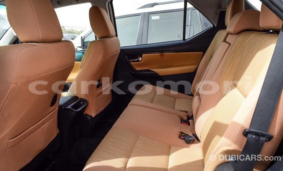 Acheter Import Voiture Toyota Fortuner Blanc à Import - Dubai, Grande Comore Acheter Import Voiture Toyota Fortuner Blanc à Import - Dubai, Grande Comore